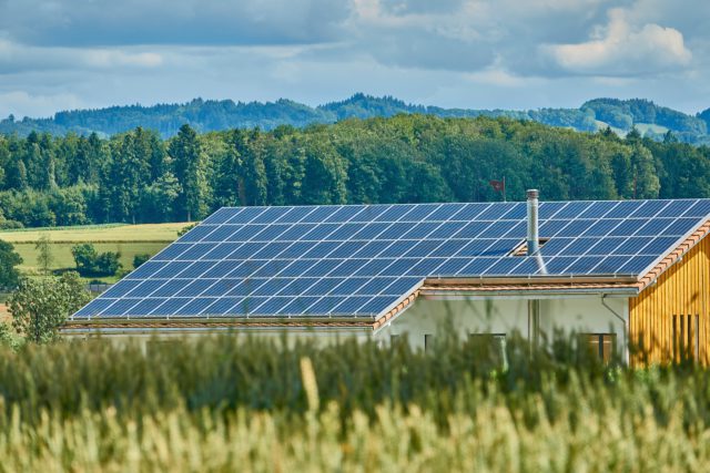 fotovoltaicke panely na dome